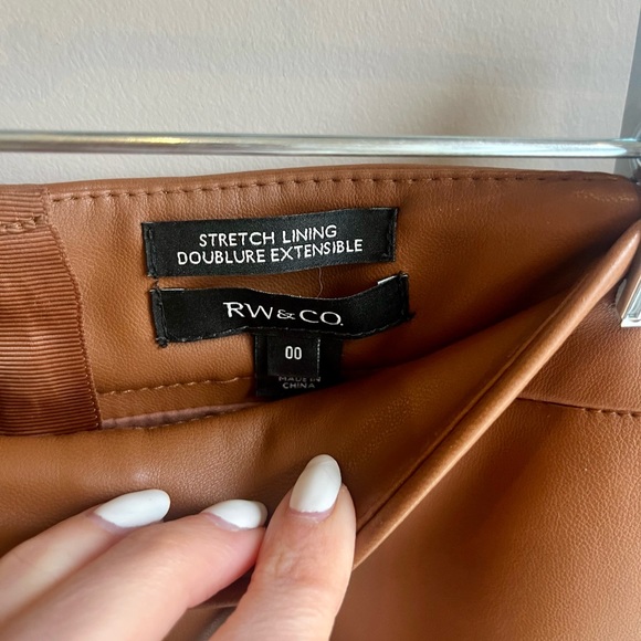 Rw&co vegan leather tan midi skirt size 00 (runs large) worn twice - Picture 4 of 4